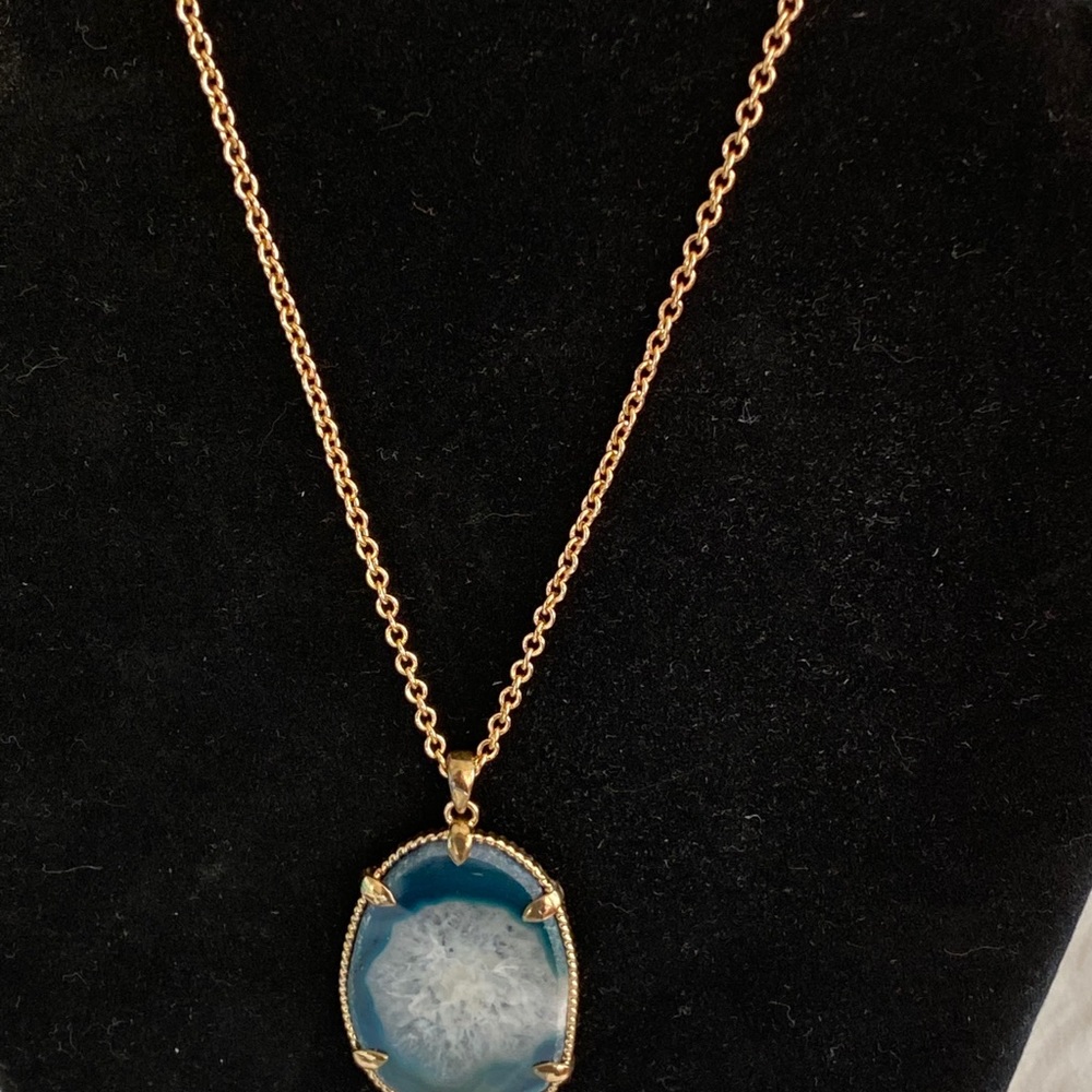 Smooth cut stone necklace - Picture 5 of 7